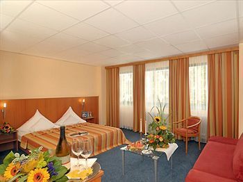 Center Main Franken Отель 3*